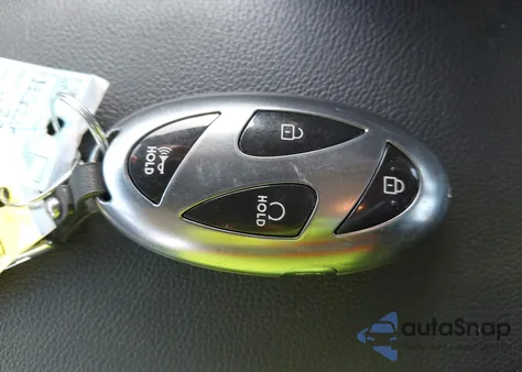 2024 Hyundai Elantra Sel z USA, uszkodzony, nr VIN KMHLS4DG7RU646823